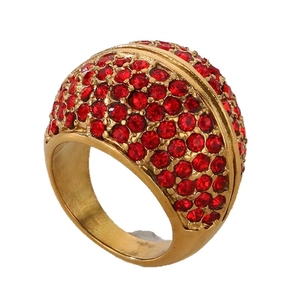 Fashionable 18k gold plated ring with full red rhinestones and curved vintage design