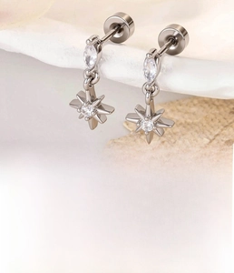 Macro detail of silver star pendant stud earrings with zircon and size specifications