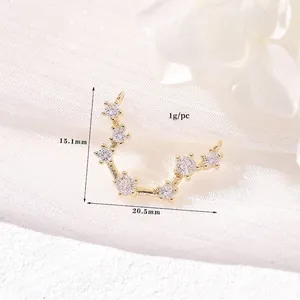 Details des 14k Gold Wassermann-Anhängers mit weißen Zirkonsteinen, Maße 15,1x20,5mm