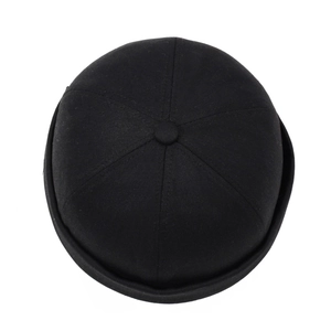 Bonnet docker noir minimaliste en coton sans bord avec design à six panneaux