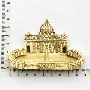 Detailed scale view of St. Peter's Basilica resin souvenir magnet measuring 9.5cm wide