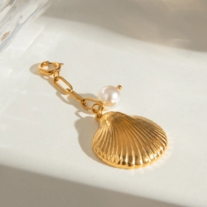 Pendentif coquillage en acier inoxydable doré avec perle blanche et fermoir pour bikini