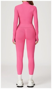 Ensemble de yoga rose sans couture avec legging taille haute et haut à manches longues sculptant