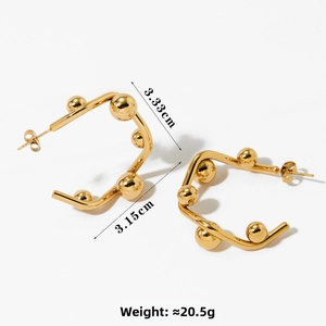 Boucles d'oreilles dorées en C avec sphères polies, mesurant 3,33 cm sur 3,15 cm