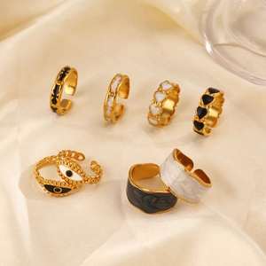 6-teiliges goldenes Edelstahl-Ring-Set mit Herzformen und bösem Blick für Damen