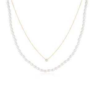 Double-layered S925 silver necklace with white pearls and a round zircon pendant in gold