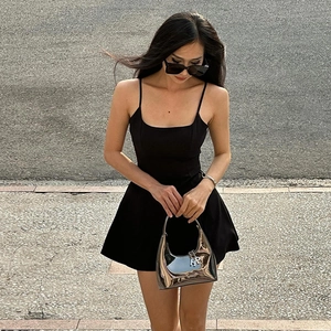 Mini Robe Caraco Noire Sexy En Polyester Avec Encolure Carrée Et Bordure En Dentelle Coupe Ajustée Style Streetwear