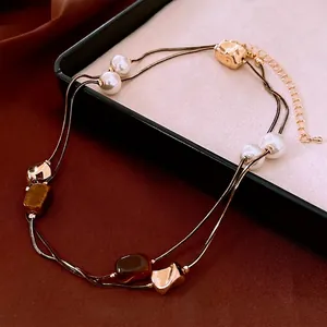 Collier double rang à chaîne serpent avec pierres œil de tigre et perles blanches pour femme