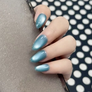 Cat Eye Press On Nails Ice Blue Almond Shape Glossy ABS Fake Nails Shimmering Manicure For Women