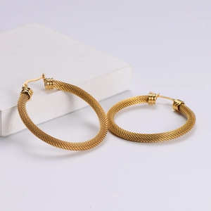 Orecchini a cerchio geometrici in titanio placcato oro 18K con trama a rete