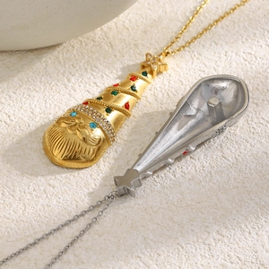 Collier en acier inoxydable plaqué or 18 carats avec pendentif Père Noël et strass colorés