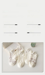 Detail showing white cotton socks features and material specs for size 37-41 women's footwear