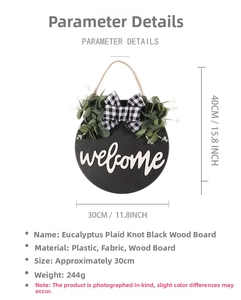 Détail de plaque bienvenue en bois de 30cm avec eucalyptus et noeud à carreaux
