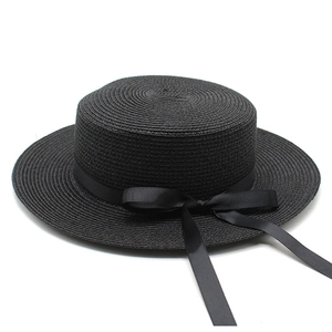 Chapeau de soleil élégant noir à sommet plat avec ruban pour protection solaire extérieure