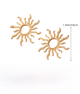 Detail specifications of golden sunburst earrings with dimensions and material info