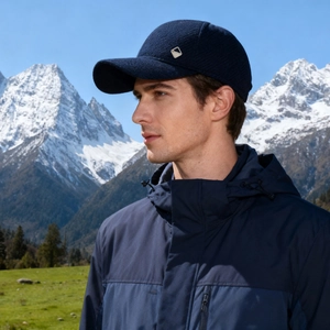 Dunkelblaue Thermo-Baseballkappe für Herren mit Ohrenschutz und Logo für den Winter draußen