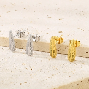 Boucles d'oreilles minimalistes en forme de feuille en acier argenté et doré