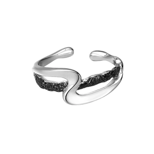 Unique Z-shaped S925 sterling silver ring with bicolor textured and polished finish