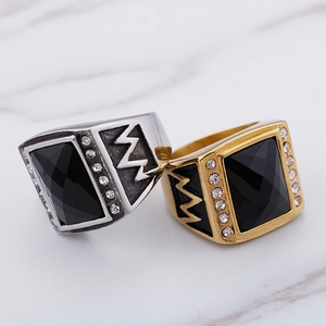 Herren-Siegelringe im Hip-Hop-Stil mit schwarzem Edelstein und Kristall-Seitenbesatz in Gold