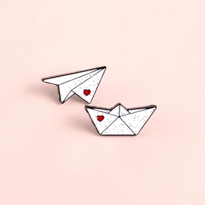 Cartoon Paper Plane And Boat Enamel Brooch Alloy Glitter Origami Heart Badge For Backpack Clothes Accessory