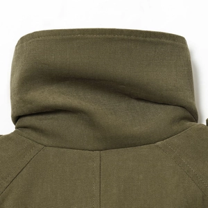 Trench-coat vert olive en toile épaisse avec revers détaillé et coutures renforcées d'épaule