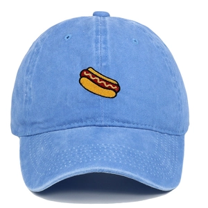 Casquette de baseball en coton lavé bleu clair avec broderie hot-dog sur le devant