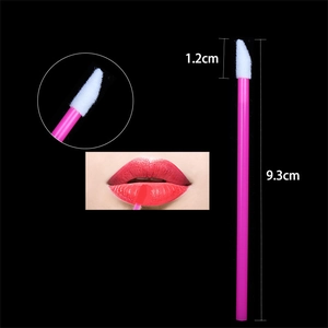 Disposable pink hollow lip brushes with white fiber head and detailed size measurements