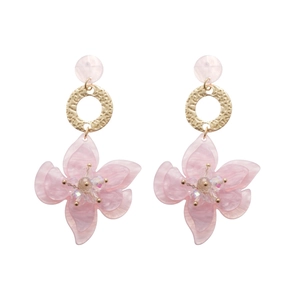 Ohrringe mit rosa Harzblumen und goldenen Metallringen mit s925 Silbersteckern
