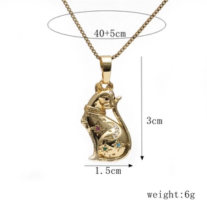 Spécifications détaillées de taille et de poids pour le pendentif chat doré