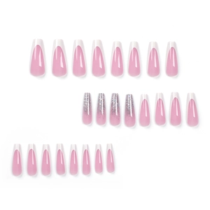 Unghie finte lunghe a ballerina rosa sfumato con punte French bianche e glitter argento