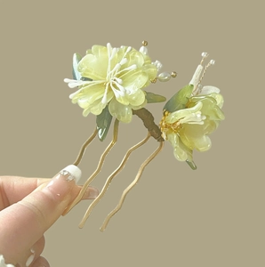 Traditional green peony hair comb with white pearls and gold metal fork for Hanfu