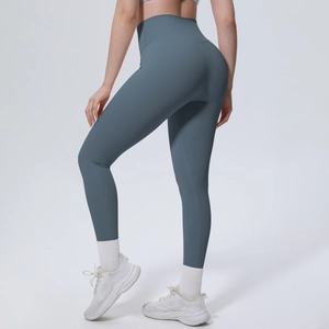 Detail der hoch taillierten nahtlosen Yoga-Leggings mit Push-up-Effekt und Bauchkontrolle