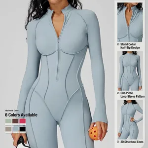 Body sportivo a maniche lunghe con collo alto e mezza zip disponibile in vari colori