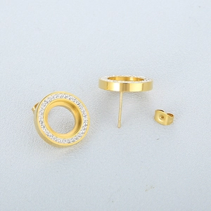 Boucles d'oreilles rondes géométriques dorées avec cristaux et fermoirs métalliques