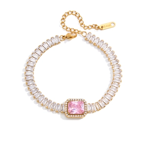 Bracelet doré en acier inoxydable avec pierre rose rectangulaire et pavé de zircons
