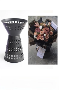 Internal flower support frame for 33-52 roses bouquet with durable mesh structure