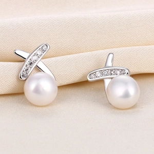 Elegant S925 silver stud earrings with natural pearls and crisscross diamond details
