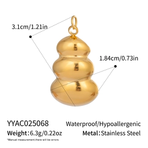 Detailed size chart for the gold stainless steel gourd pendant showing height and weight