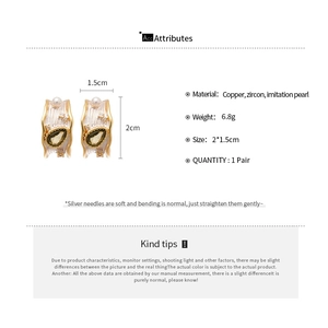 Detailed size and weight specs for vintage C-shape gold earrings with pearls and zircon