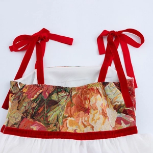 Abito vintage in velluto rosso con jacquard floreale e gonna in mesh bianco