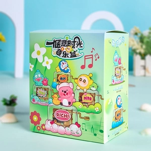 Detailansicht der Spieluhr-Verpackung mit niedlichen Motiven beliebter Zeichentrickfiguren