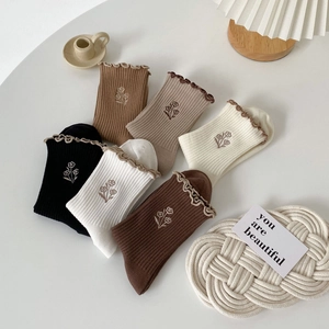 Women Crew Socks Cotton Ribbed Knit Ruffle Lettuce Edge Vintage Sweet Japanese Style Flower Embroidery