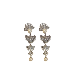 Sparkling silver tassel earrings with crystal rhinestones and elegant faux pearl drops