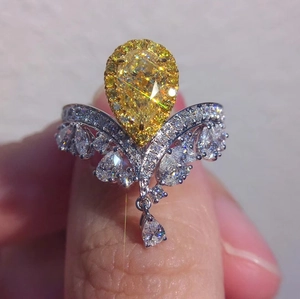 Elegant Luxurious Copper Crown Open Ring For Women Sparkling Yellow Rhinestone Water-drop Pendant Adjustable Fashion Ring Jewelry