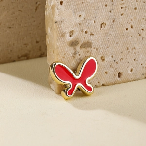 Colgante de mariposa esmaltada en rojo y oro para bisutería hecha a mano y collares