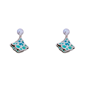 Exquisite silver ginkgo leaf earrings with white pearls and blue-green enamel detail