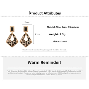 Detail view of geometric drop earrings with dimensions and 925 silver needle specifications