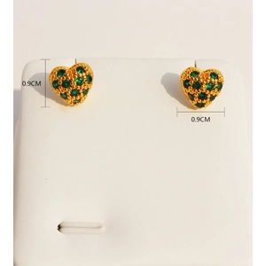 0.9CM brass gold plated heart studs with green zircon inlay on white display