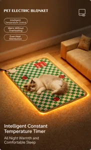 Detalle de manta térmica para mascotas con gato ragdoll en un entorno hogareño