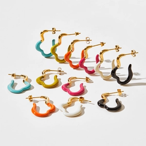Boucles d'oreilles émaillées colorées en forme de vague avec placage doré tendance